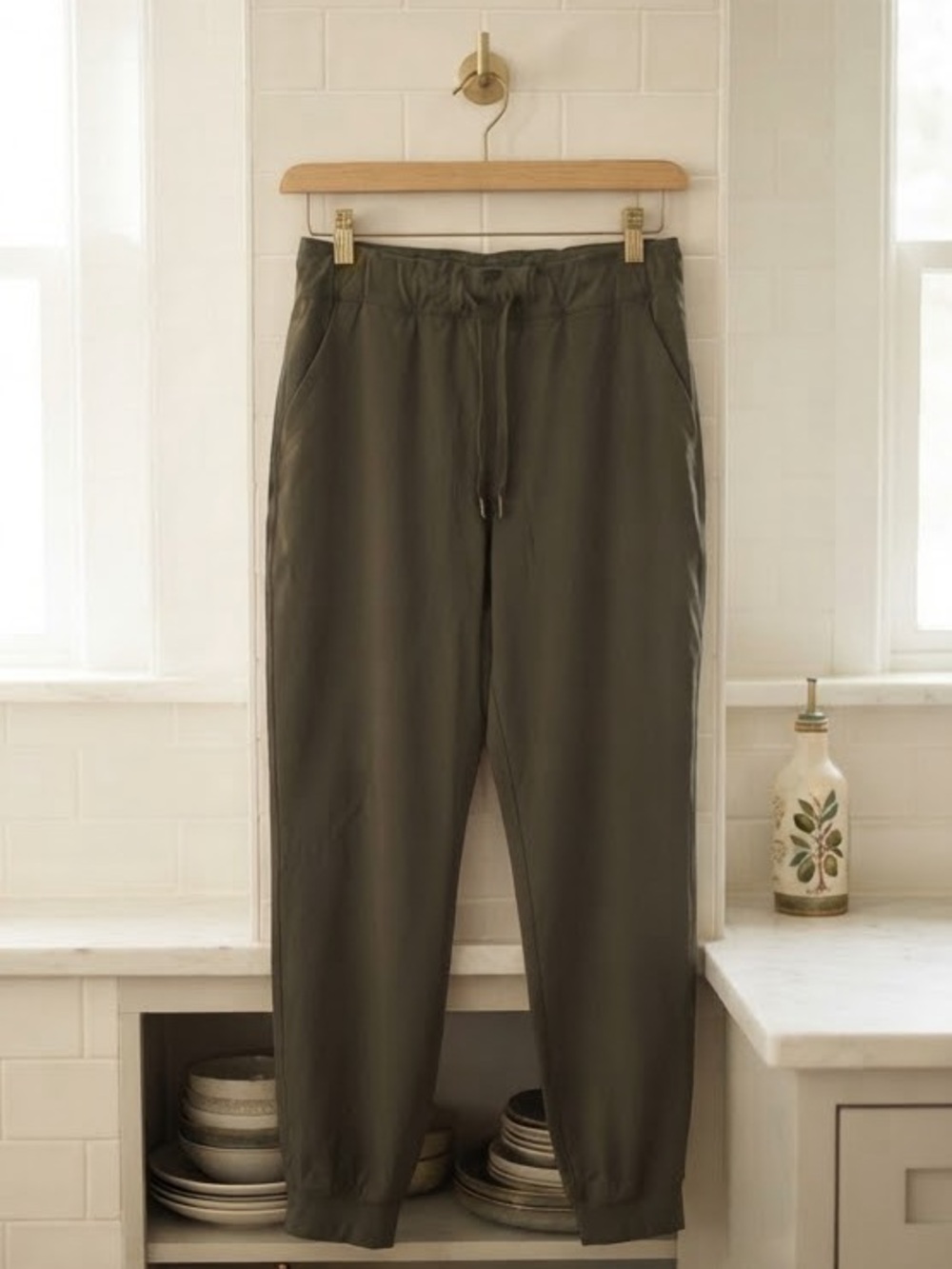 NEW Lululemon Stretch High-Rise Elastic Waist Luxtreme Nulu Jogger Dark Olive 14